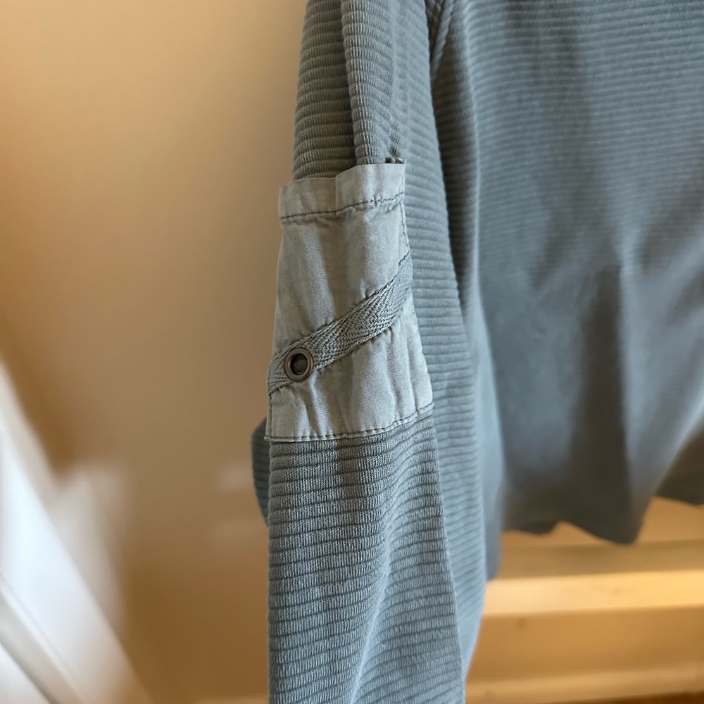 Blue Cropped Button-Up Sweater - Picture 2 of 4